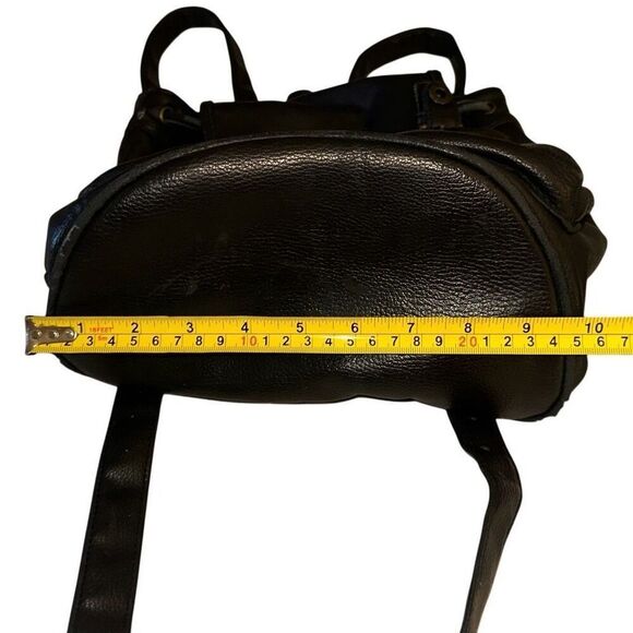 Unlisted By Kenneth Cole Black Pebbled Leather Flap Bucket Backpack Ladies Small - Picture 11 of 11